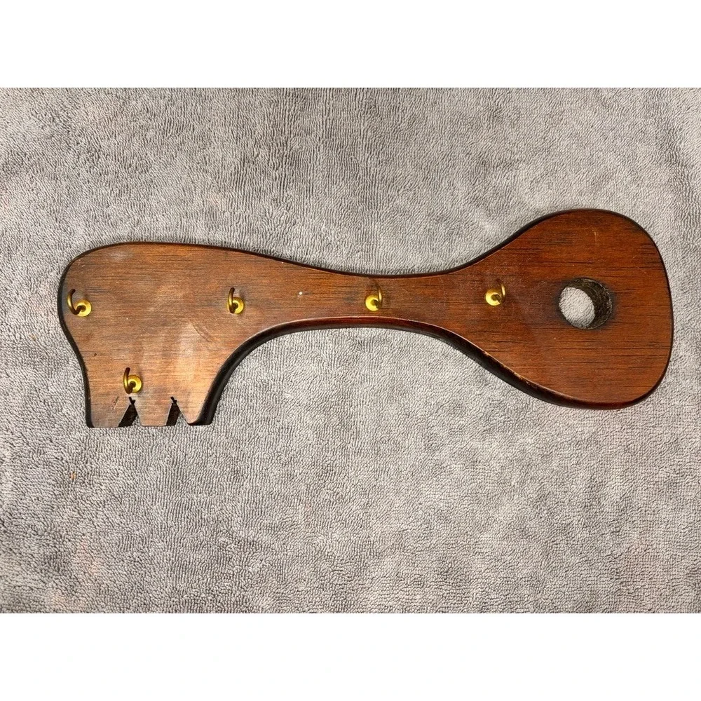 Vintage Wooden Key Holder Wall Rack 5 Peg Skeleton Key Shape 12
